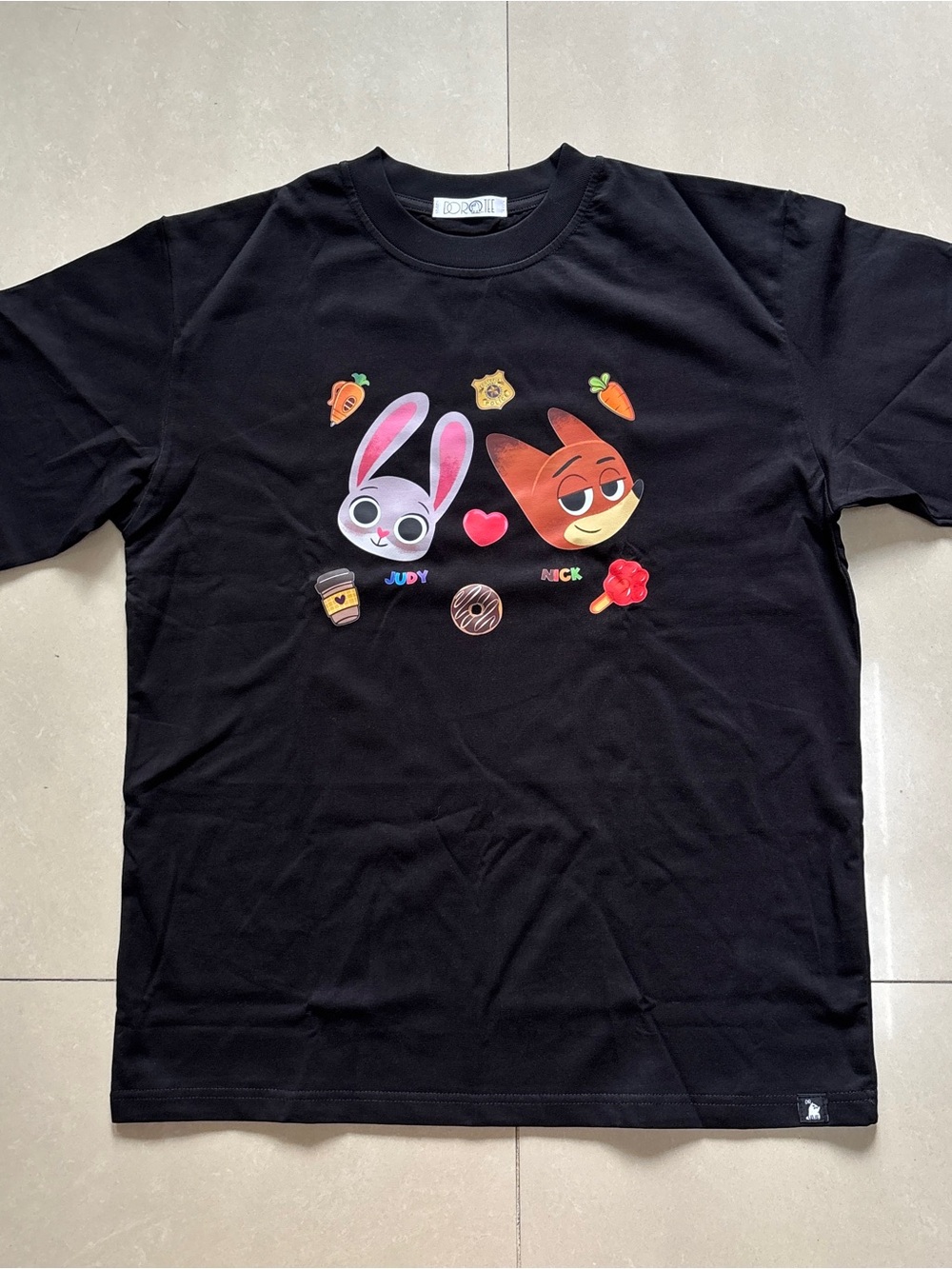 Black Cartoon Character Tee with Judy & Nick Graphic Unisex Size L